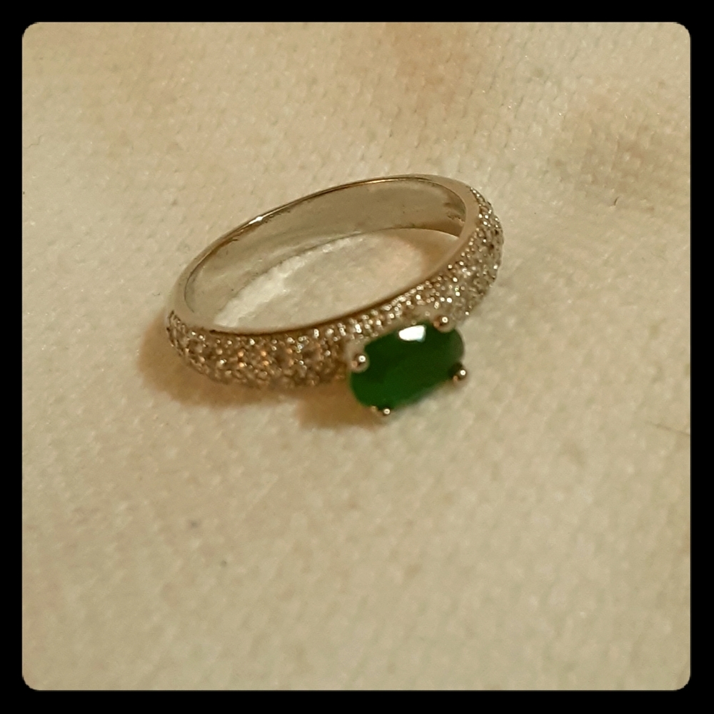 Ss925 Emerald cubic zirconia size 6 Ring